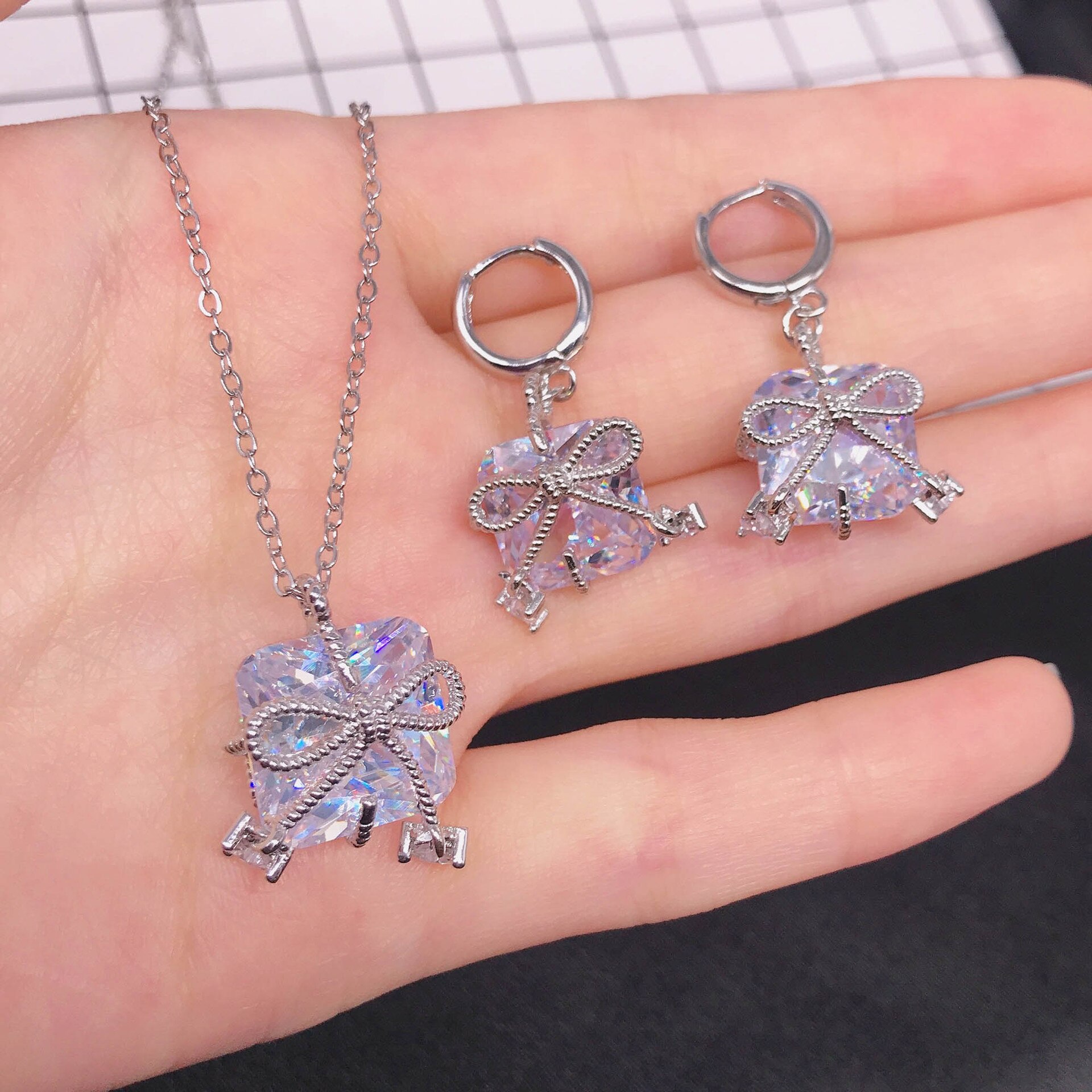 Luxus Silber Farbe Bling Hohe Kohlenstoff Simulation DiamondIce Blume schneiden Zirkon Ohrringe Halskette Anhänger Bowknot Schmuck einstellen