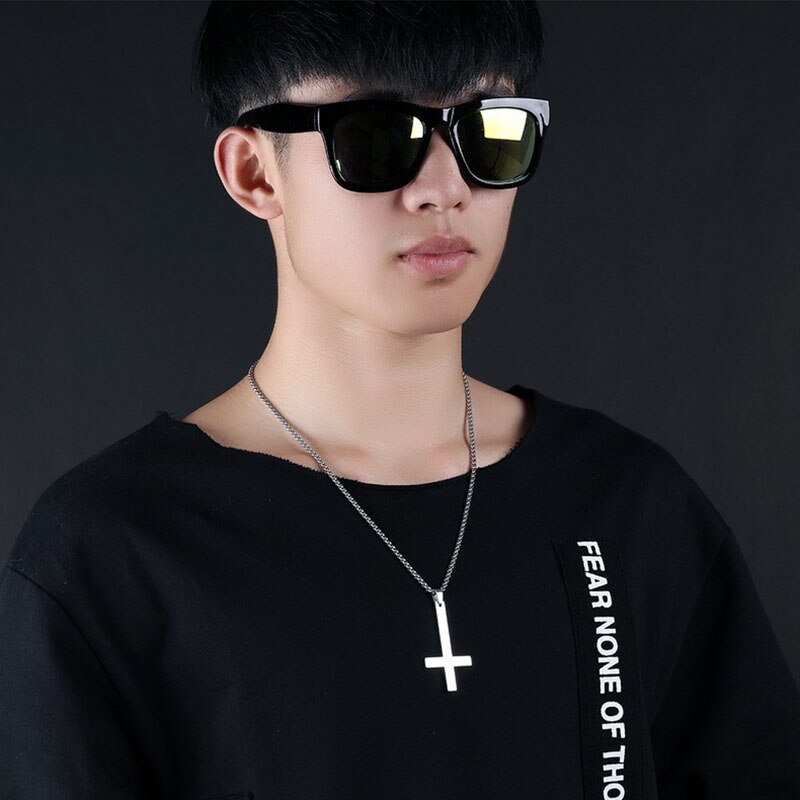 Collares con colgante de Cruz de Jesu de pie boca abajo para hombres collar de oración de acero inoxidable joyas de religión masculina al por mayor GJ-06