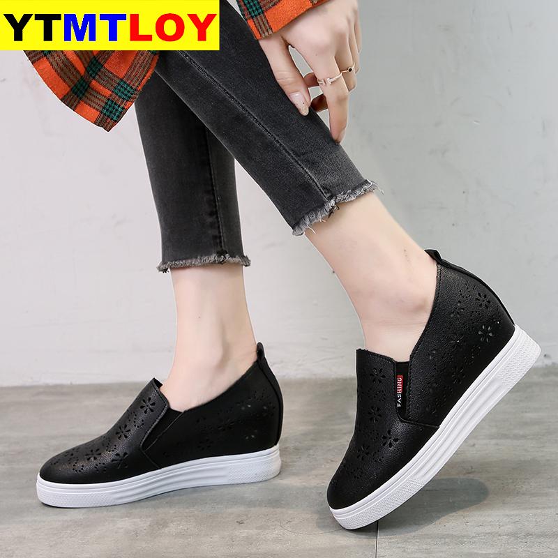 Platåsneakers svart vit dolda kilklackar sneakers fritidsskor kvinna höga platåskor kvinnors höga klackar kilklackar