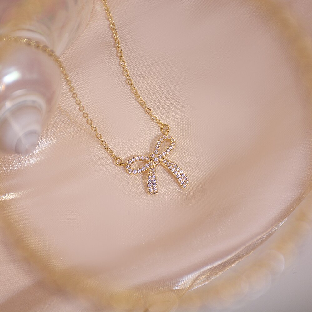 Romantic Charm Brilliant CZ Bowknot Lady Necklace 14k Real Gold Super Shining Zircon Clavicle Rope Charin Stylish Kolye