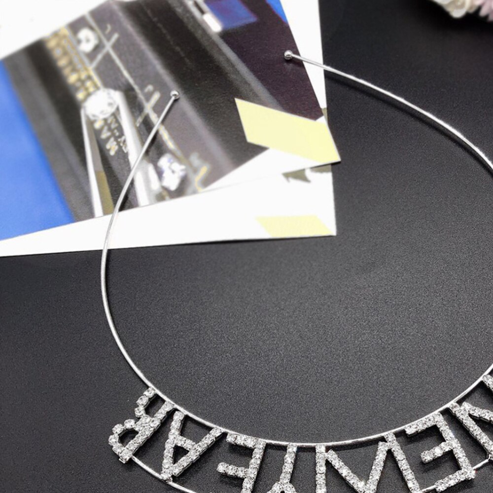 1pc haarringen decoratieve kristallen feestelijke haarringen haaraccessoire voor het jaar