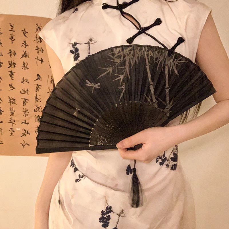 Bamboe opvouwbare ventilator met kwastjes Retro doek Art Craft Fan Chinese stijl Party Dancing Hand Fans Draagbare decoratieve ventilator