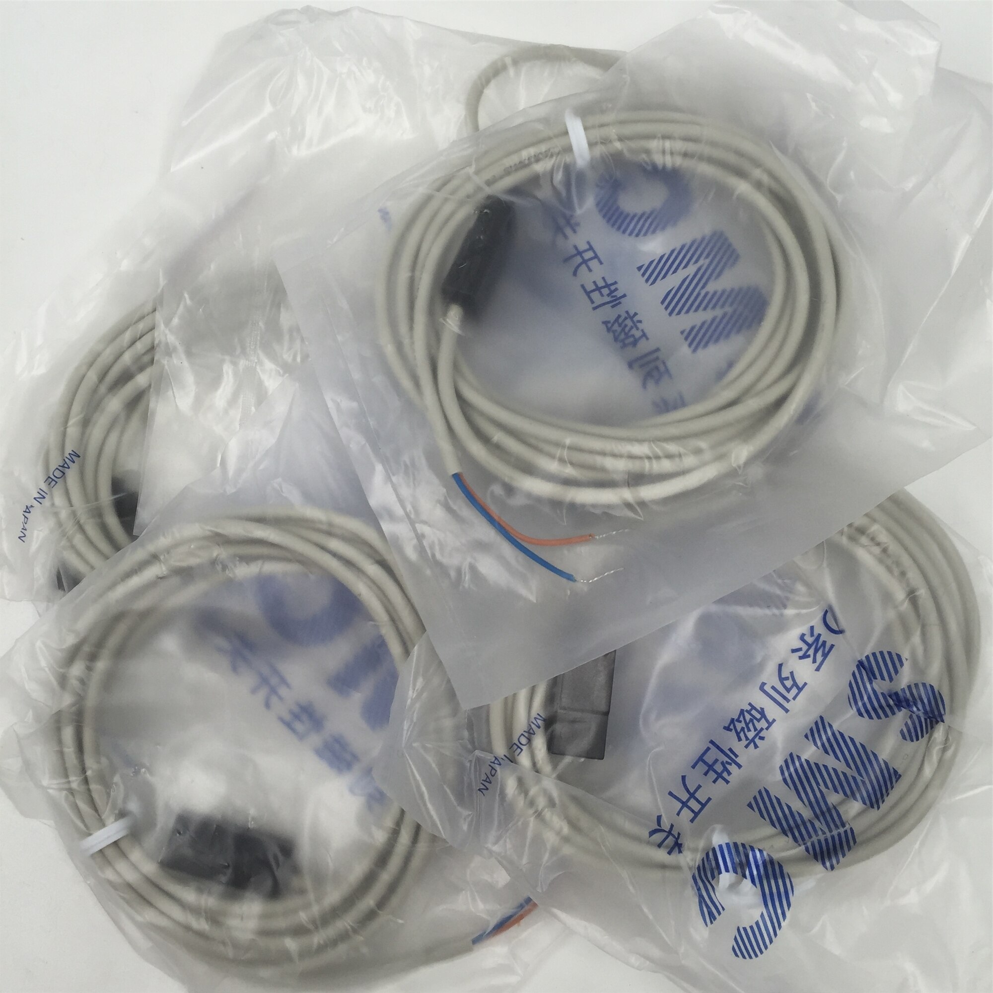 Interruttore a magnete SMC D-M9B D-M9PV D-M9NV D-F8B D-A73 D-M9BL D-C73 D-Z73 interruttore a induzione del cilindro D-F8N
