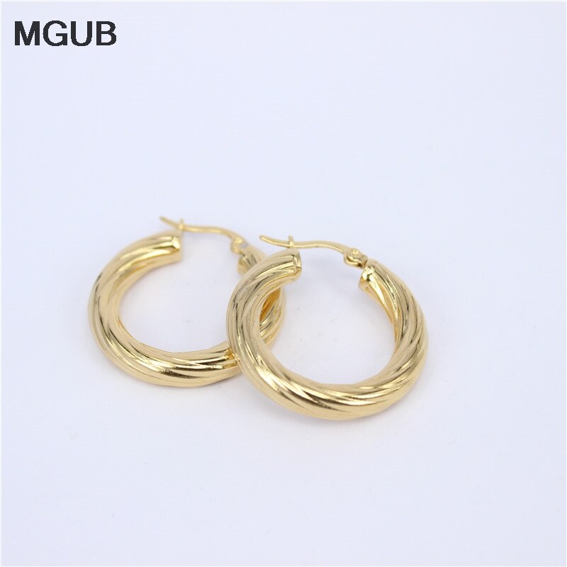 30-50mm size selection gold color Stainless steel popular hollow earrings Lightweight Women cute earrings LH391