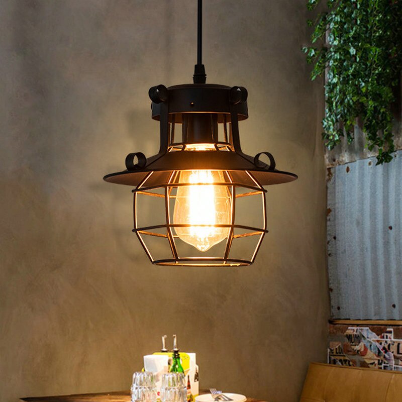 Vintage industriel stil jern sort indendørs boligindretning værelse belysning loft restaurant altan køkken ledet loft lysekrone