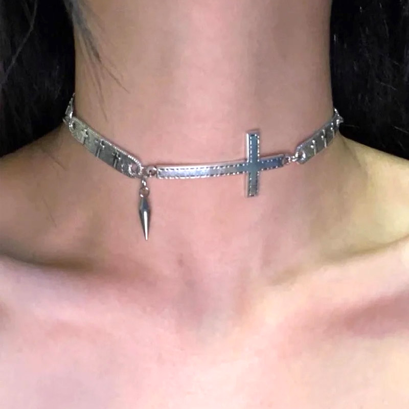 Bijoux Punk épissés croix Rivet collier Grunge Rock Cool accessoires Cool collier femmes Goth coréenne tour de cou: Default Title