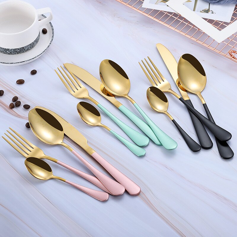 Couverts couleur or, 24 pièces, service de table, coutellerie, fourchettes, couteaux, cuillères, service de table