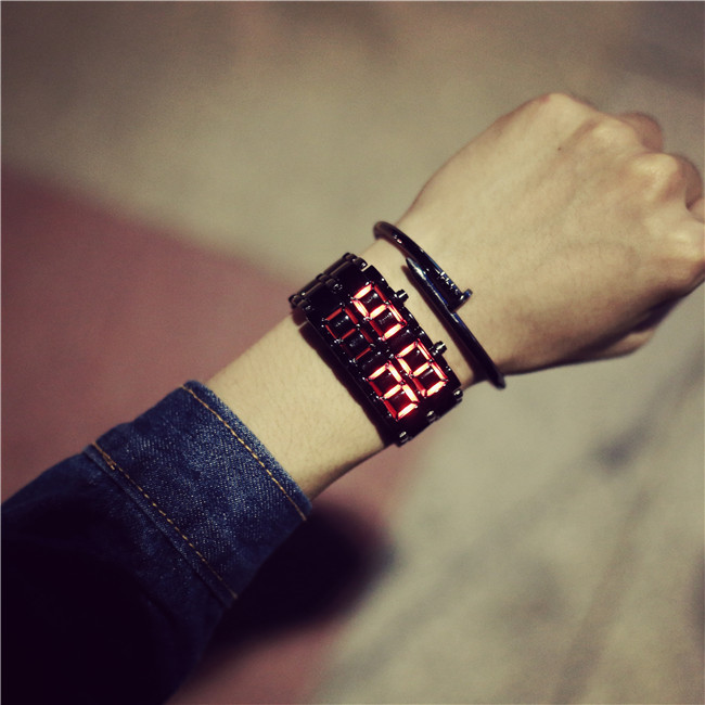 LED Light Men Women Digital Wristwatches Korean Style Male Female Electronic Clock Casual Couple Bracelet Watch: black red 25mm