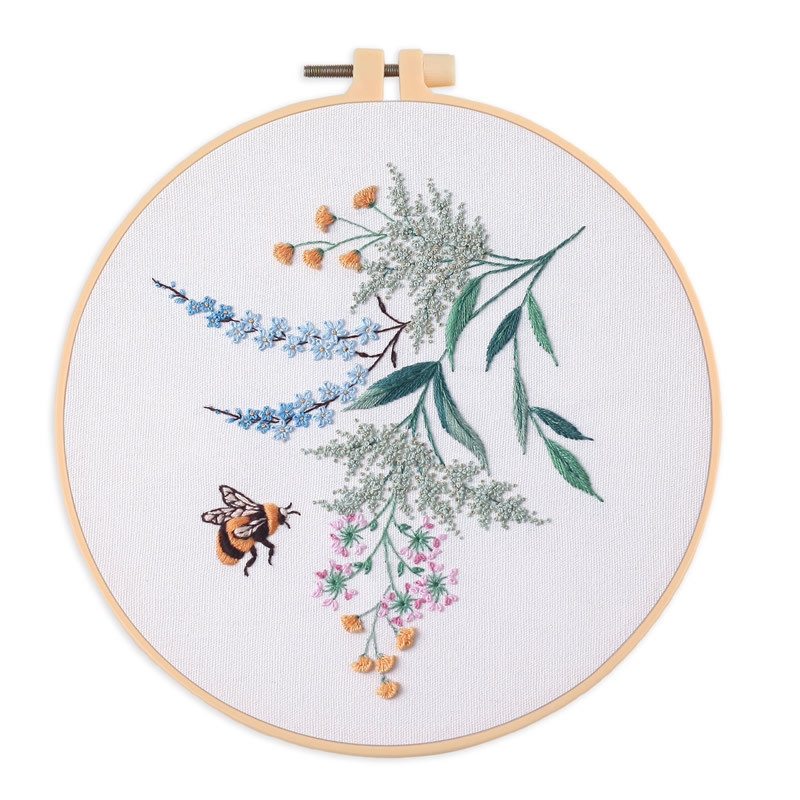 Borduurpakket met bijen en bloemen, geschikt voor beginners, met engelse instructies.: 20*20cm / Marineblauw