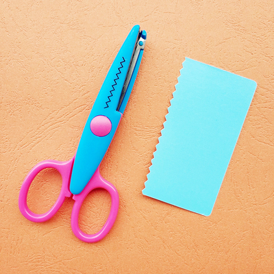 JTSIP enfants papier ciseaux maternelle à la main bricolage carte dentelle ciseaux enfants outils manuels dessin animé sécurité artisanat ciseaux 1 pièces: E