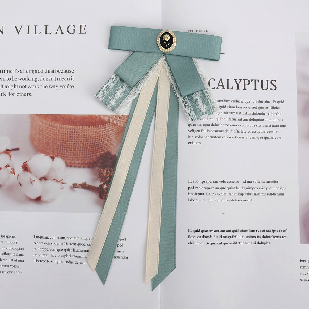 Kvinder vintage forudbundet slipsbroche imiteret diamantsmykker bånd butterfly corsage til skjortekrave tøj: Brun