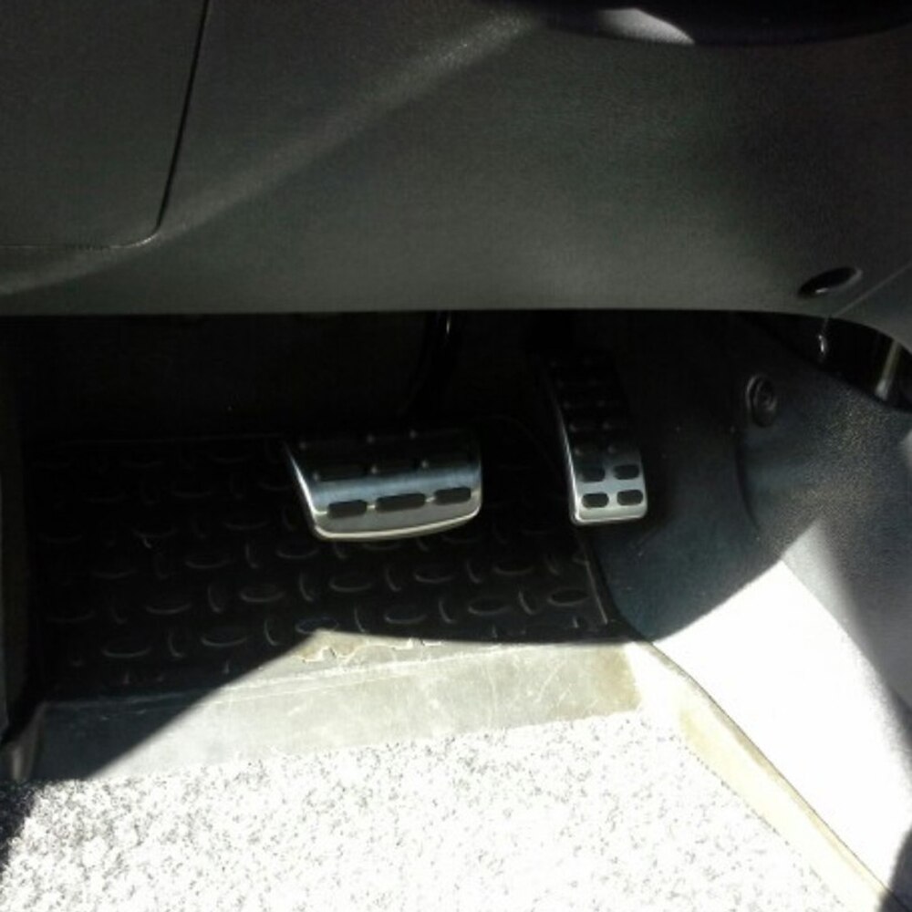 Bil styling rustfrit stål bil mt på pedal cover pad til kia  k2 rio soul til hyundai creta  ix25 accent auto tilbehør