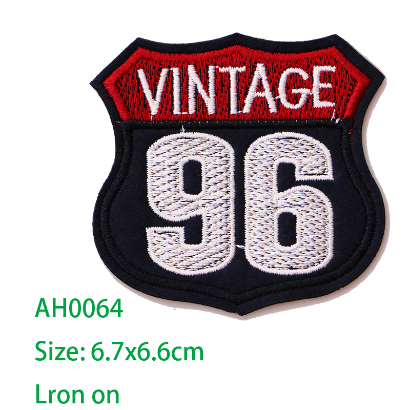 2 STUKS Digitale medaille, klok pictogram Geborduurde Ijzer op Patches voor Kleding DIY Strepen Kleding Patchwork Stickers Custom Badges: AH0064