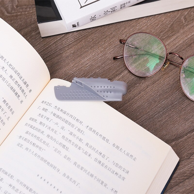 1Pc Titanic Bookmark Ship Shape Read Bookmarks 3D Book Holder Office Stationery