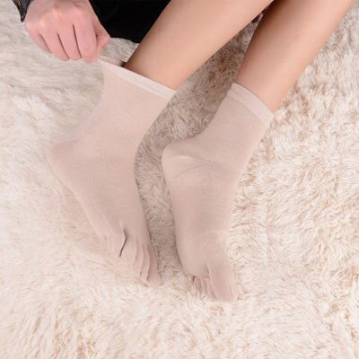 Dorywczo bawełna kobieta skarpety palczaste zima jesień dezodorant dziewczyny skarpetki czysty kolor wygodne separator palców stopy skarpety WSC004: khaki