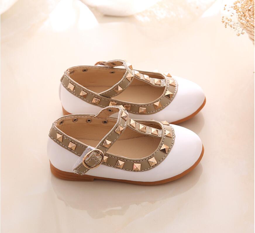 Sandales en cuir à Rivets pour filles, chaussures simples pour enfants, couleur chair, chaussures de danse plates de princesse,: white / CN 26 Insole 15.5cm