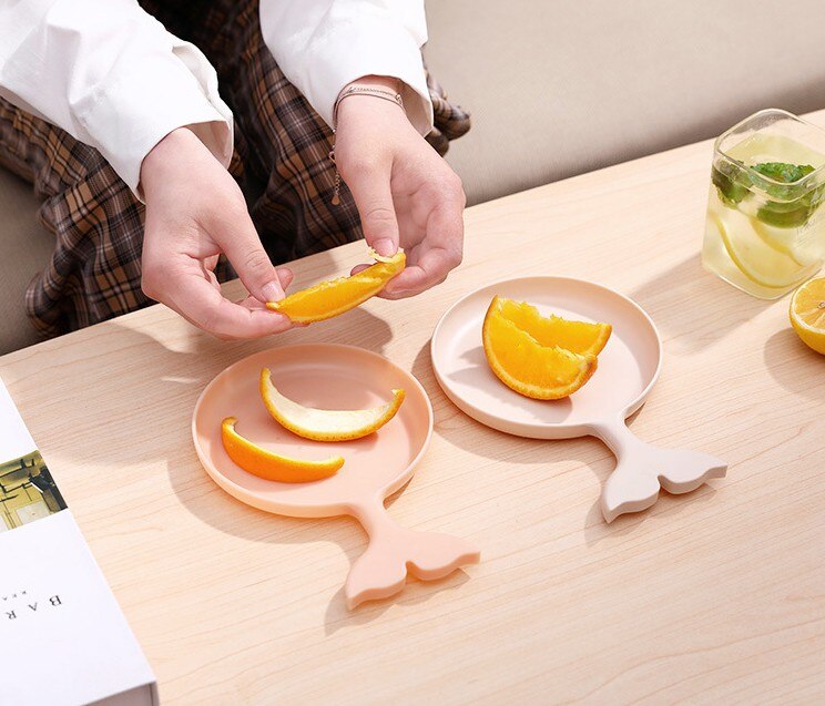 Plateau de service de plateau d'apéritif rond de alimentaire léger avec poignée de queue de poisson pour fruits de collation de Sauce belle
