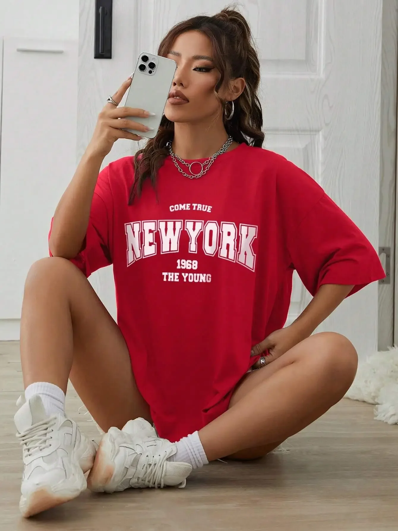 Quand 1968 The York Is Young Woman T shirt, fille, surdimensionné, 03/Top, créativité, streettershirt, vêtements décontractés individuels: L / Or