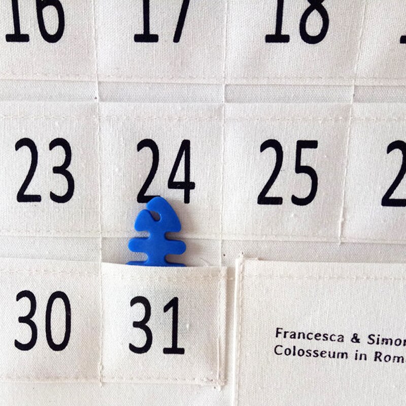 Bakingchef väggdörr vit kalender hängpåse bomull linne alfanumeriskt datum kuvertficka hemmakontor skiva dekortillbehör