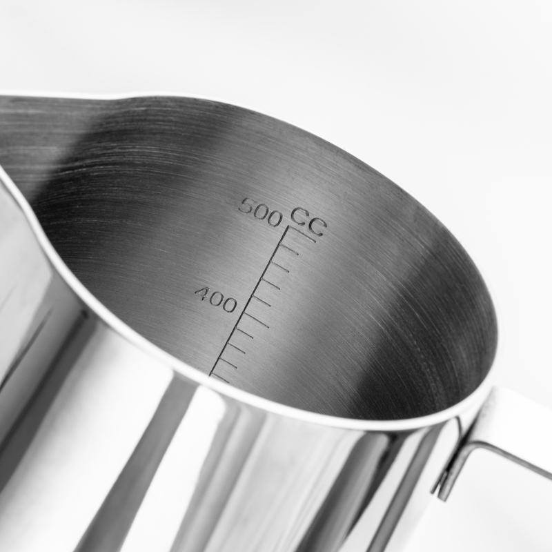 Cafede kona tutkittu barista kannu peili ruostumattomasta teräksestä maitokannu 300ml / 600ml maidonvaahdotuskannu kahvi latte art