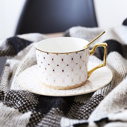 Kerst Thee Cup Set Hoge Europese Koffie Kopje Thee Set Keramische Espresso Cups Herbruikbare Kubek Thee Glazen Servies Thuis LZI015: Cup and Saucers A