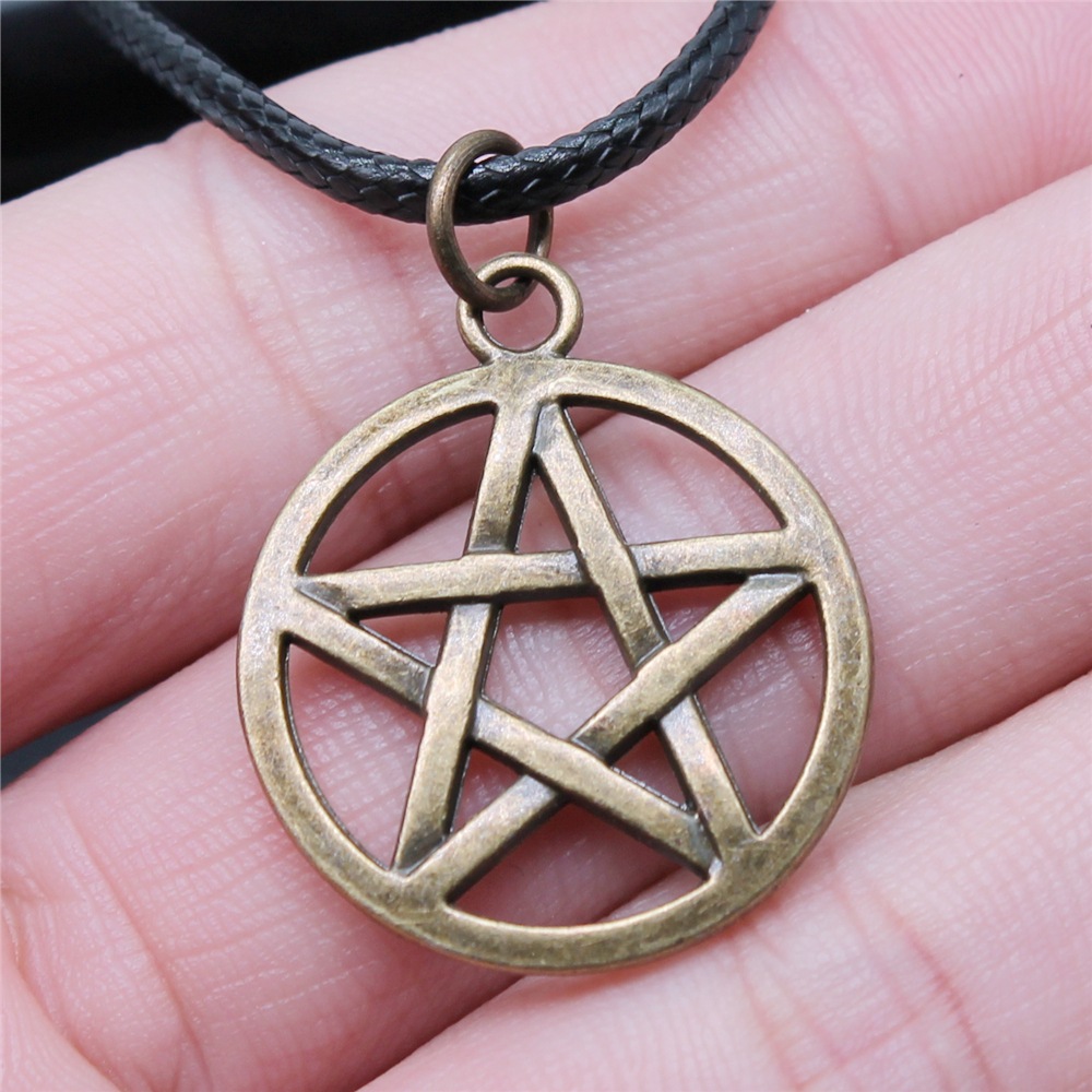 30 estilos Unisex amuleto Wicca joyería sol Luna estrella pentagrama colgante collar cordón de cuero negro