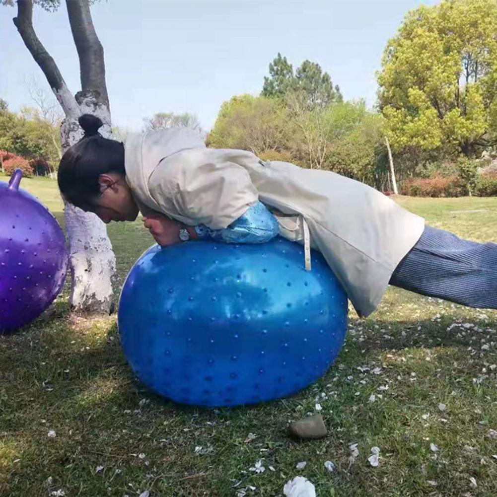 Christmas Theme Yoga Ball Lightweight Handle Yoga Ball Anti-slip Inflatable Bouncy Ball PVC Handle Hopper Ball for Exercise