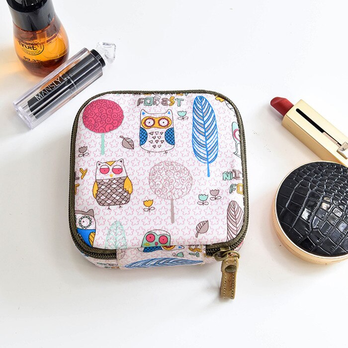 Kvinders hygiejnebind kosmetikpose opbevaringspose stor kapacitet rejse sød enkel japansk sanitets lynlås taske arrangør: Lyserød ugle