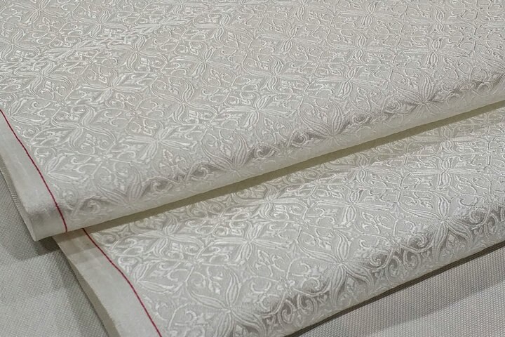 Valkoinen damastin piha värjätty jacquard -kuvakudos satiini 3d jacquard -brokaatikangas pukeutumistyynynpäälliseen verho tilkkutäkki diy