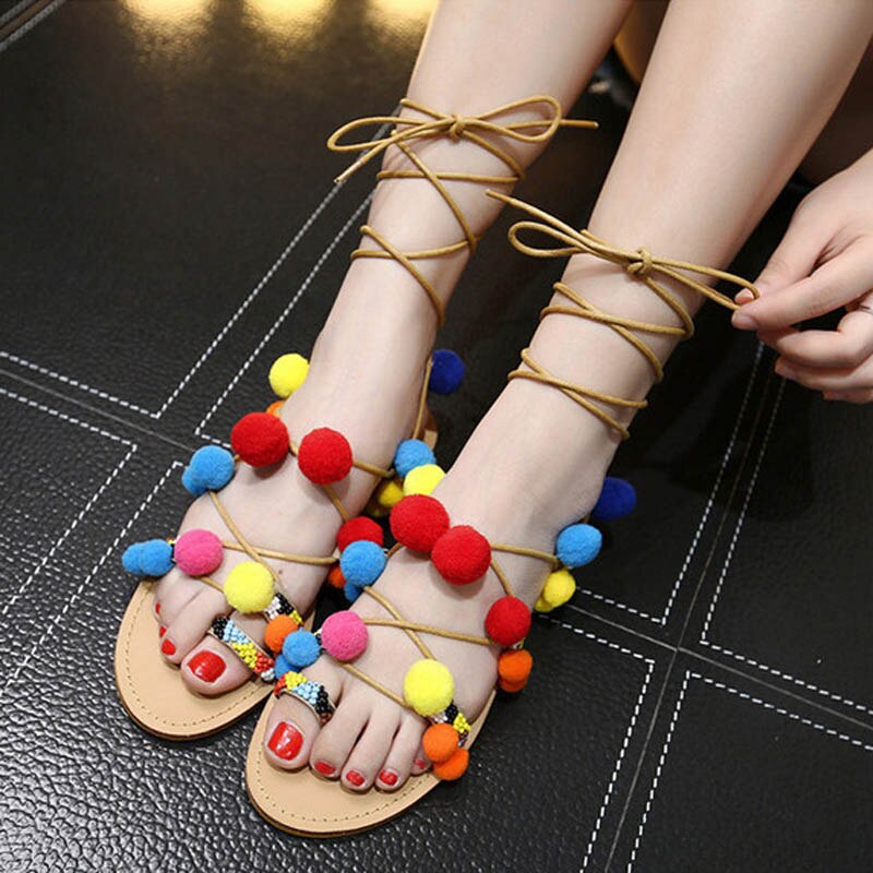 Sandalias planas con pompón de flores de colores para mujer, sandalias romanas de Gladiador, Chanclas de Tanga de encaje alto, zapatos de verano, E46