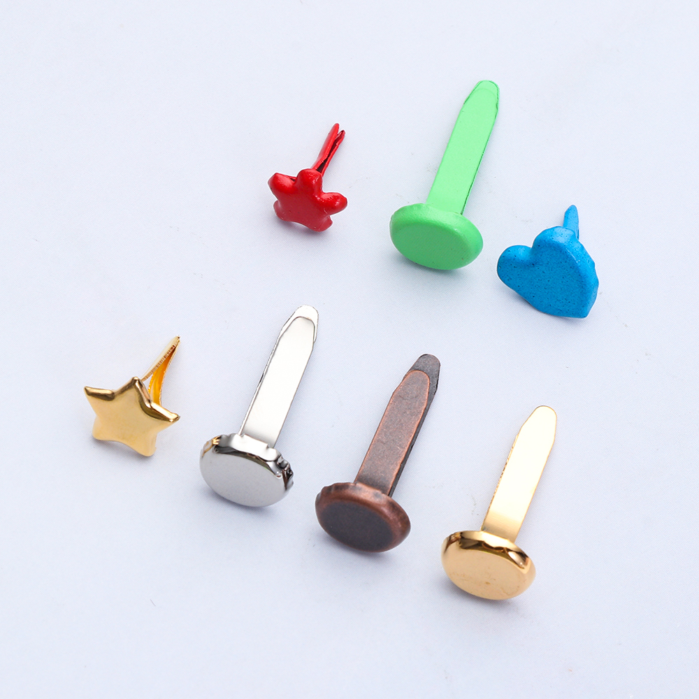 100Pcs Metal Studs Spikes Mini Brads Scrapbooking Versiering Sluiting Sluiting Diy Fotoalbum Ambachten Decoratieve Tweevoetige Nail