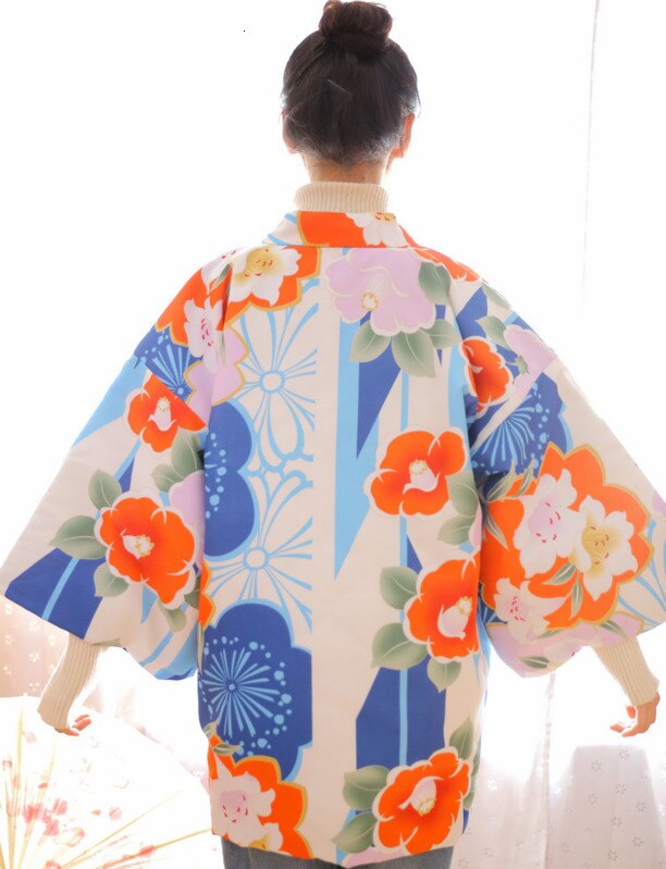 Kimono abrigado japonés de Invierno para mujer, abrigo Haori acolchado de algodón grueso, ropa de abrigo holgada con estampado Floral W035