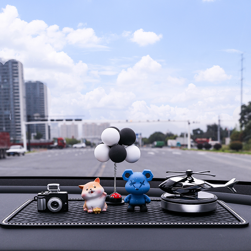 Bildekoration interiörtillbehör små ornament mittkonsol internet kändis kvinnor män modell söt bil: Rosa