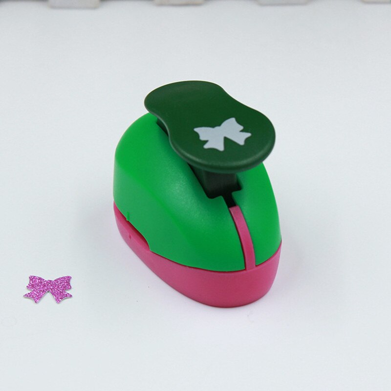 1.5cm Flower Paper Punch Scrapbook Punches Paper Cutter Card DIY Foam Paper Punch Hole Mini Hole Puncher: D 1PCS