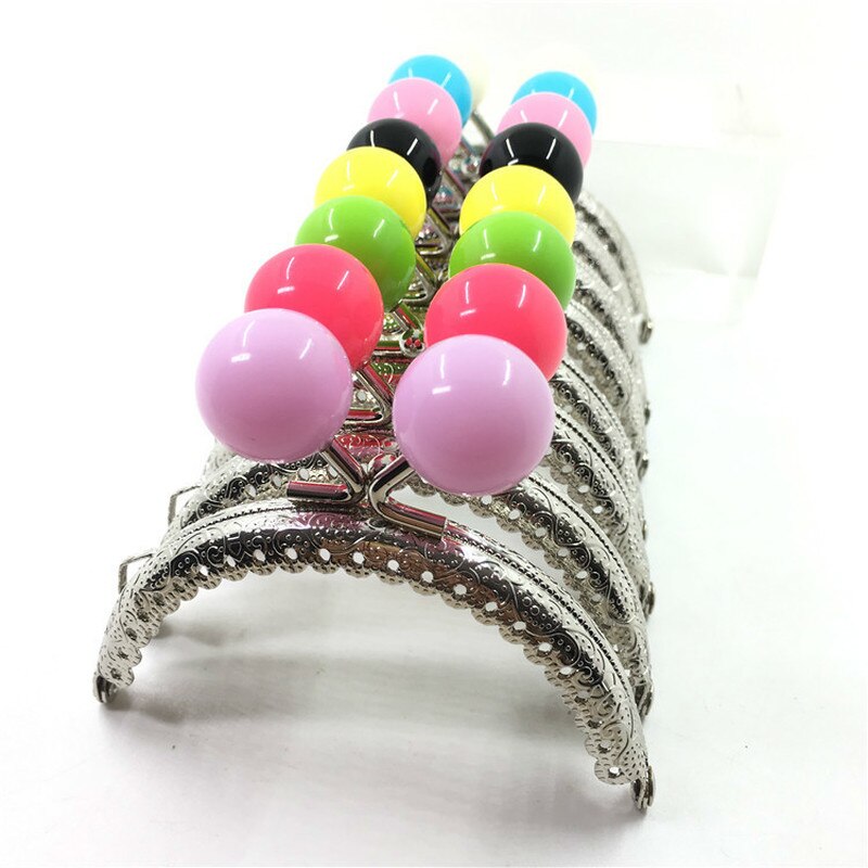 14 kolorów srebrny Tone metalowa rama Arch pocałunek klamrami sprzęgła wzorzyste potargane 20mm Candy Ball torebka zmień uchwyt klipy 8.5CM