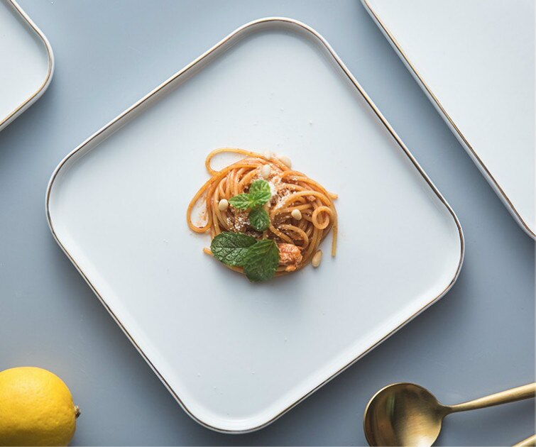 Plato cuadrado de cerámica dorada de estilo europeo, platos de cena, plato para carne de uso doméstico, contenedor de vajilla, bandeja plana, platos para Pasta