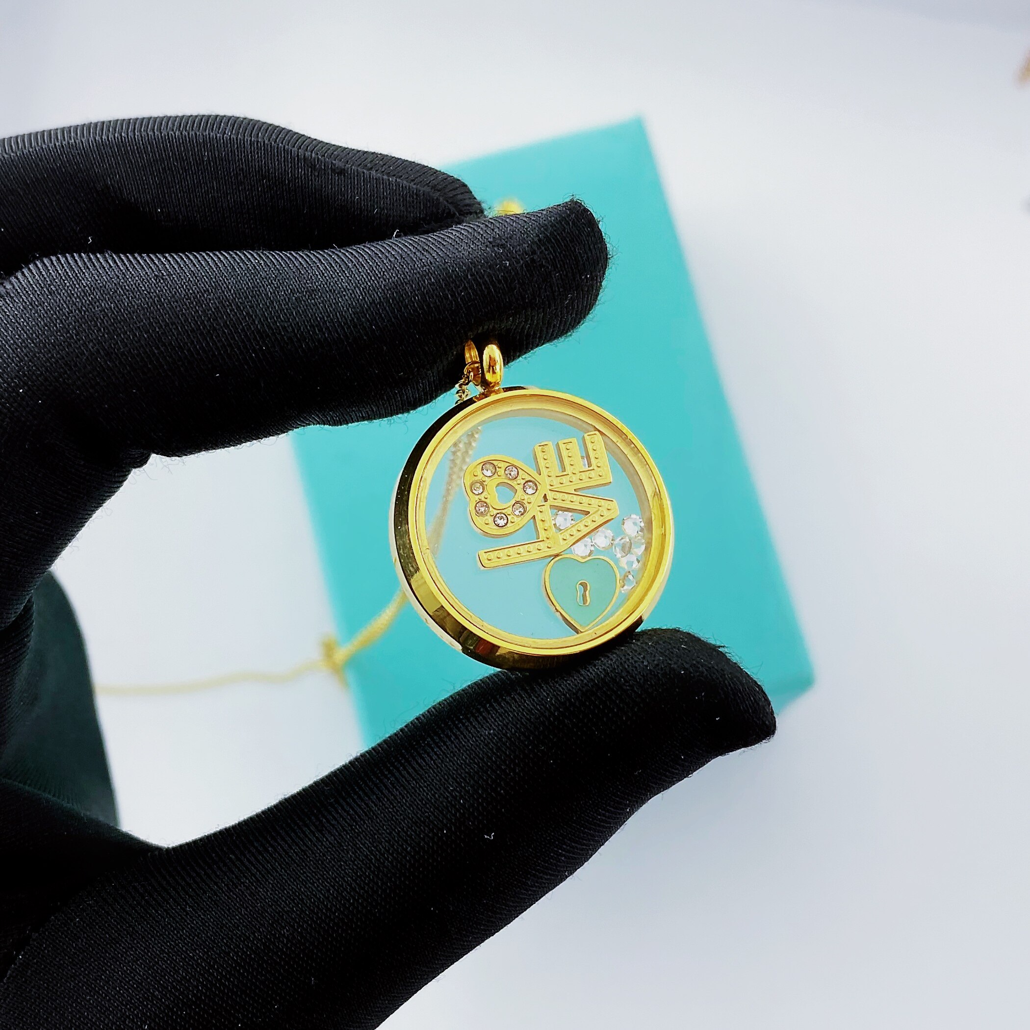 Heart Glass Floating Lockets Pendant Necklaces for Women Blue Heart Pendants Necklace Chain Choker Jewelry