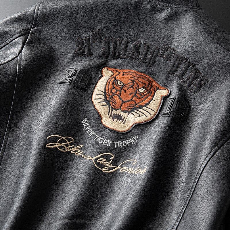 Leren jas mænd læder bomberjakke tiger hoved motorcykel læder pu jakke frakker stativ krave biker læder jakke