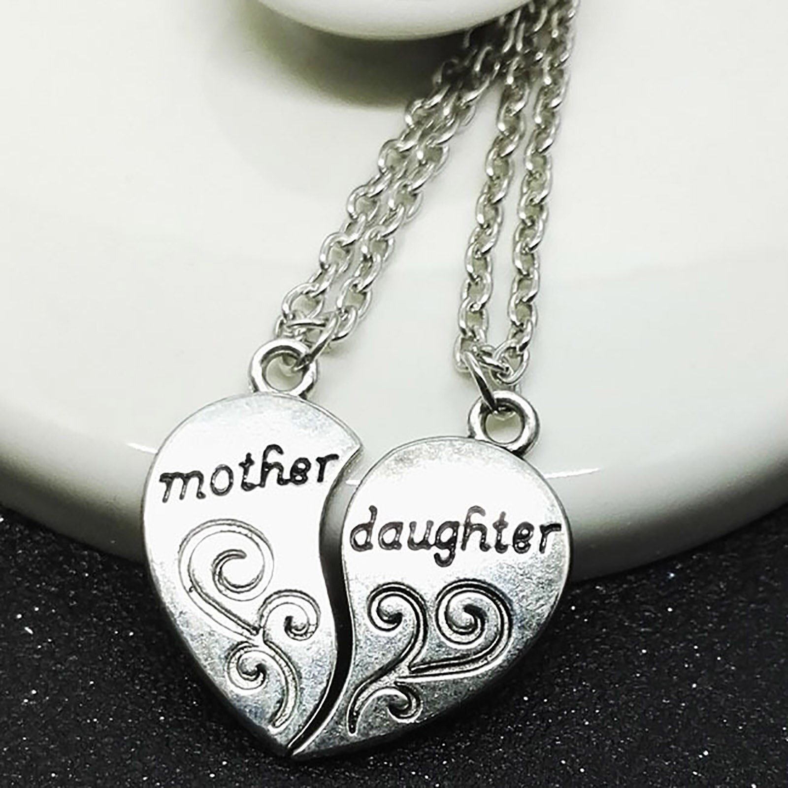 Collar con letras y corazones de amor para madre e hija, colgante cosido Popular, joyería para del Día de la madre