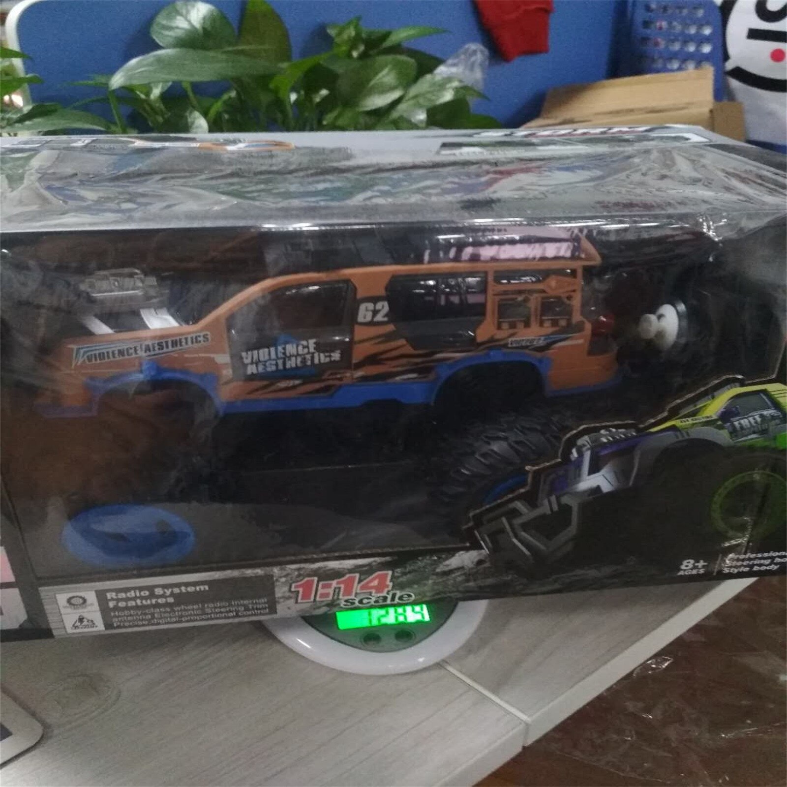 2.4g Suv Remote Control Vehicle 1:14 Scale 18km/h 2wd Rc Car 500mah High Speed Voiture Radiocommandee Машинки