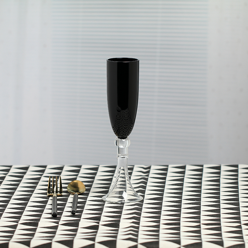 300-400ml färgad bägare, lyxigt guldglas, rödvinsglas, dekorativ vinkopp, svart blindglas.