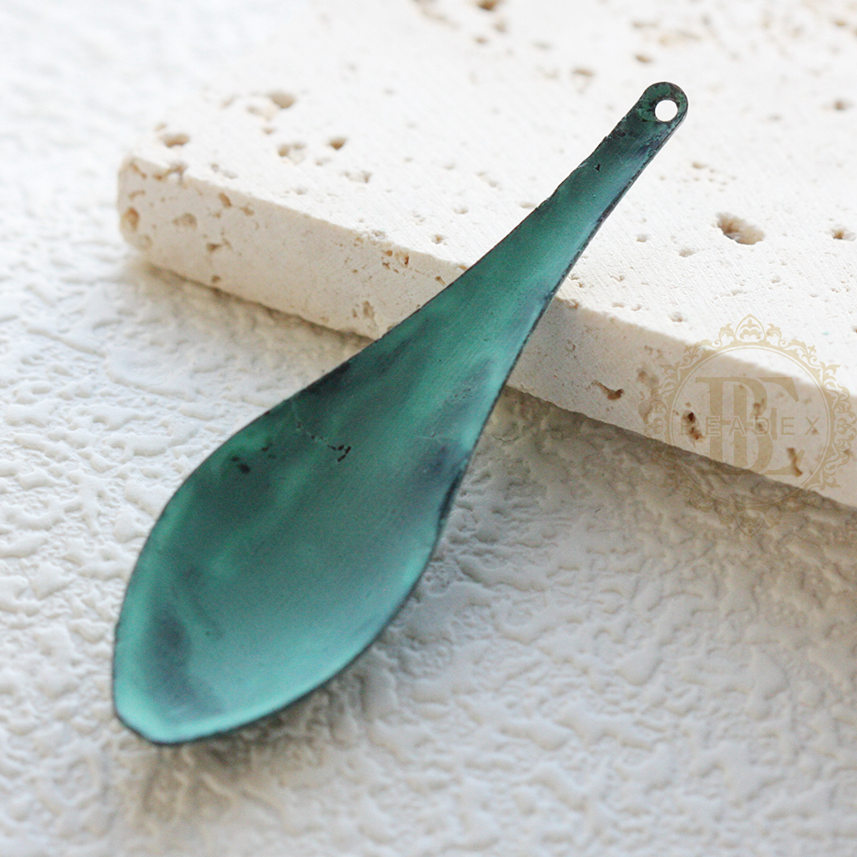 Een Stuk Handgemaakte Groene Patina Charme-Varieert Vormen En Grootte (Pta-C)