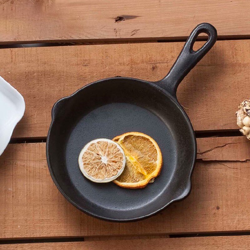 Gusseisen-Saucenpfanne Set – 2 Töpfe à 473 Ml + 2 Grillbürsten | Schmelzen, Braten, Glasieren | Für Grill & Herd