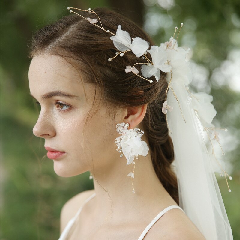 Ins Hotsale White Flower Bridal Veils Crystal Wedding Headpiece with Veil Handmade Women Accessories