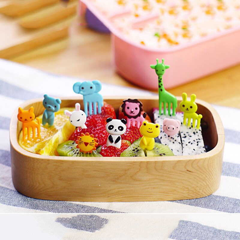 Set van 10 mini-voedselvorkjes met cartoon-groente-fruitvorkjes en prikkers in de vorm van een dierenboerderij voor op een feestje.