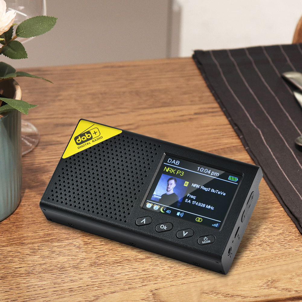 Cyfrowe radio DAB i FM z przenośnym radiem cyfrowym BT Bezprzewodowy odbiornik DAB+FM z możliwością ładowania i systemem dźwięku z głośnikiem stereo