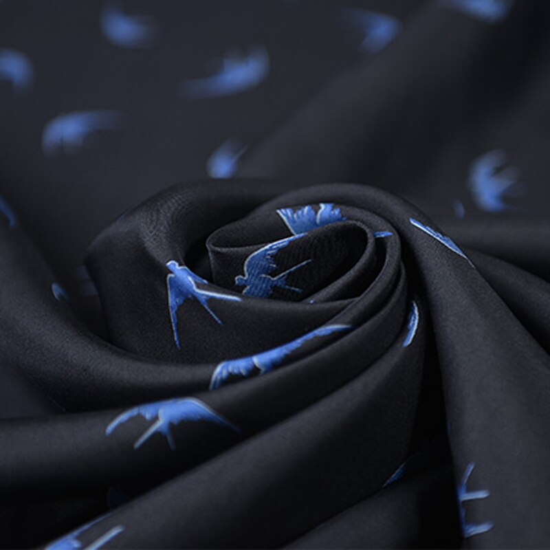 100cm*138cm natur silke twill stof svale fugle mønster kontrast farve