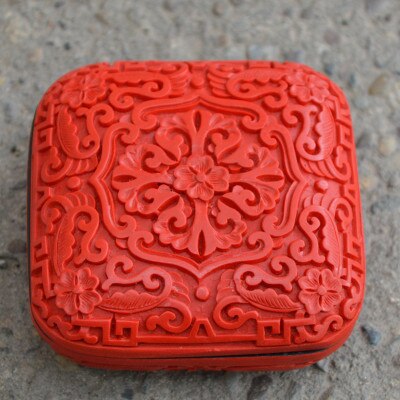 Prachtige Vierkante Chinese Traditionele Technologie Rood Lakwerk Mooie Bloem Ontwerpen Gunstige Sieraden Doos