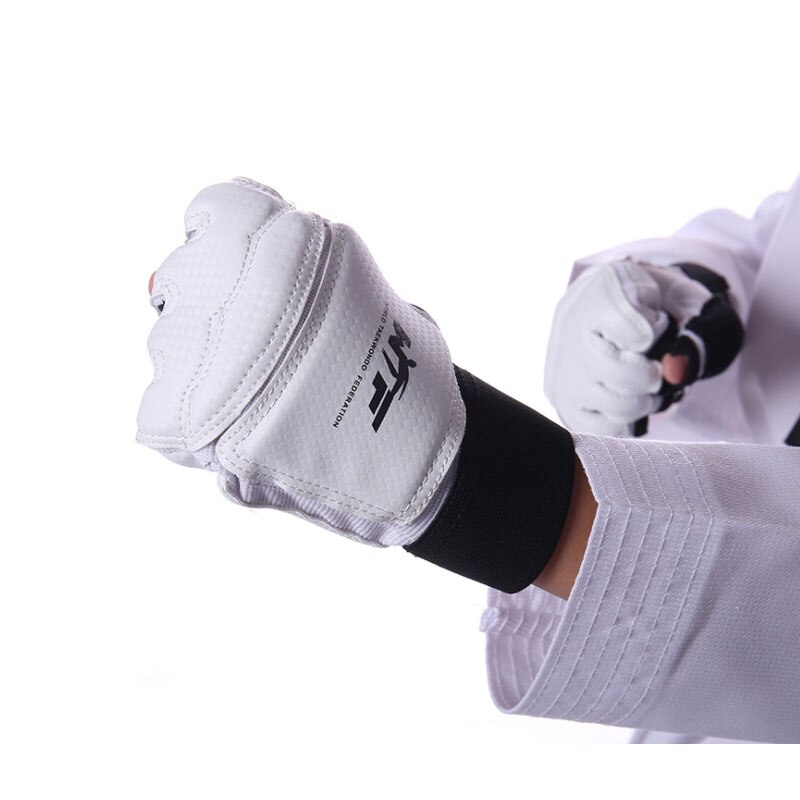 Guanti Taekwondo per bambini adulti protezione per le mani supporto per le dita protezione da combattimento boxe Kickboxing guanti da ciclismo palmo approvato