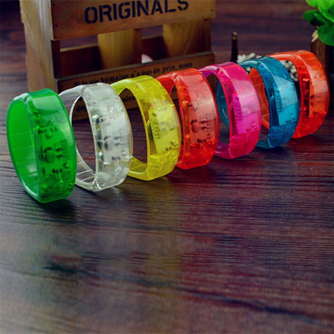 Pulsera con luz LED controlada por sonido, brazalete con brillo activado para , Festival